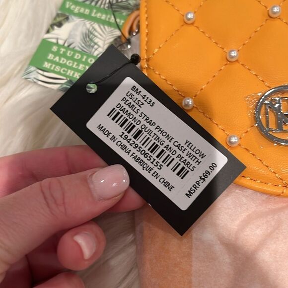 NWT Badgley Mischka Crossbody Phone Case with Diamond Quilting and Pearls Yellow - Picture 3 of 4